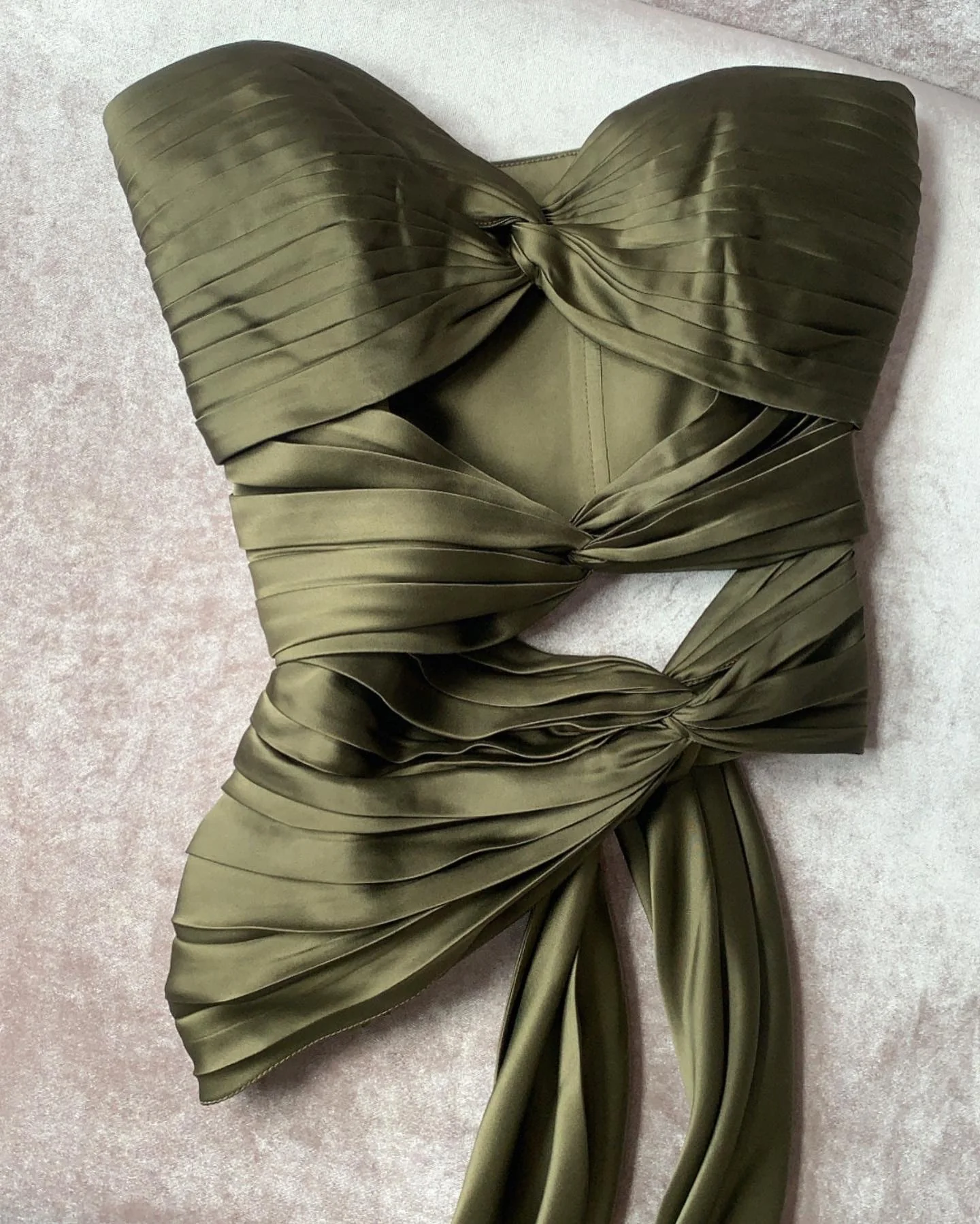 3 Carats Bustier - Image 28