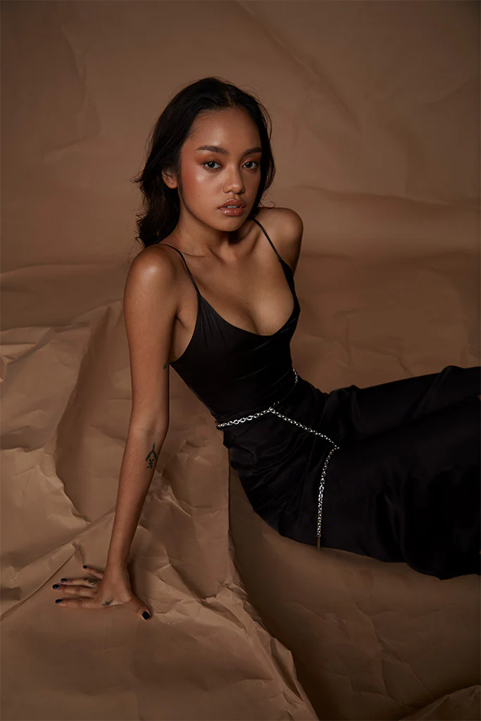 Signature V Neck Romance Dress - Image 4